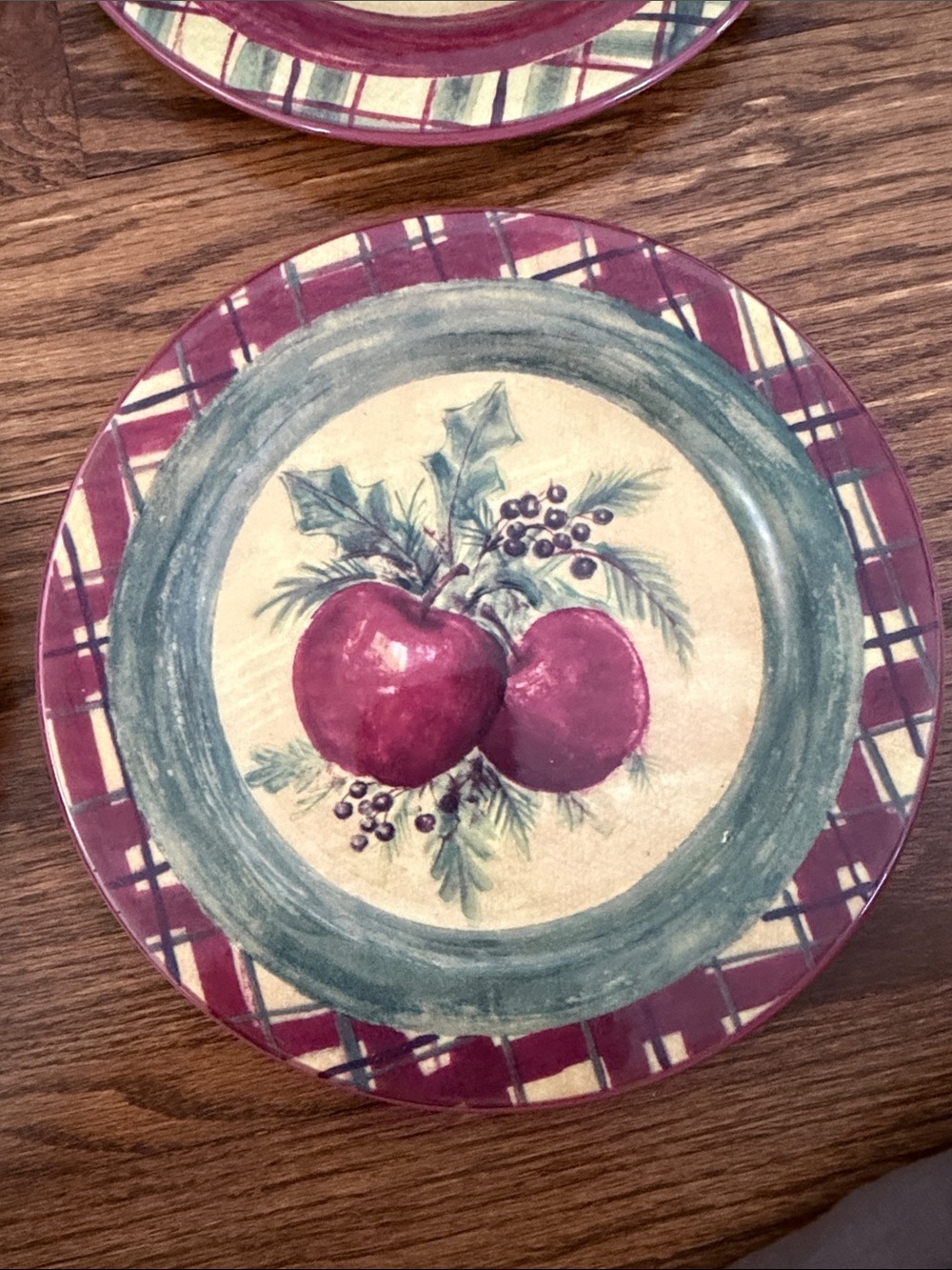 Madison & Max holiday plaid rim dessert salad plates 8-1/2" - set of 4 - Picture 2 of 6